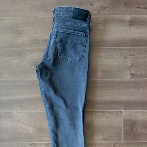 Levi's Skinny 711 26 W